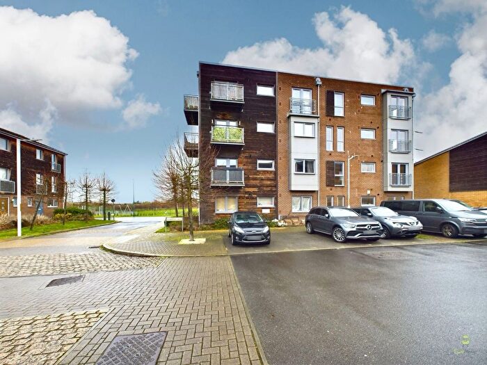 2 Bedroom Flat To Rent In Star Star Mansions Sympathy Vale, Dartford, Kent, DA1