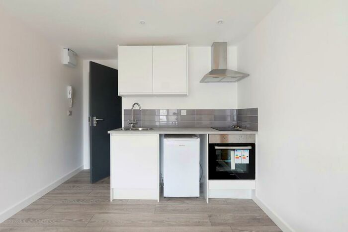 Studio To Rent In Newport Road, Burgess Hill, West Sussex, RH15