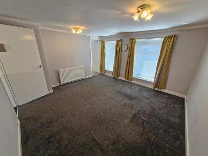 2 Bedroom Property To Rent In Commercial Road, Machen, Caerphilly, CF83