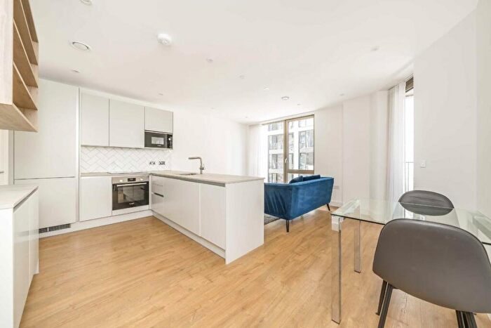 1 Bedroom Flat To Rent In New Village Avenue, Canary Wharf, E14