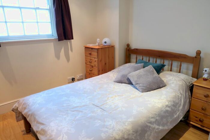 2 Bedroom Flat To Rent In Henstead Road, Southampton, SO15