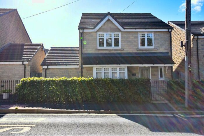 4 Bedroom Detached House To Rent In Sandstone Row, Bacup, Lancashire, OL13