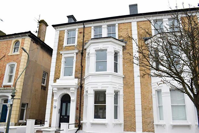 Studio To Rent In Selbourne Road, Hove, BN3