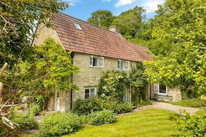 5 Bedroom House To Rent In West Kington, SN14