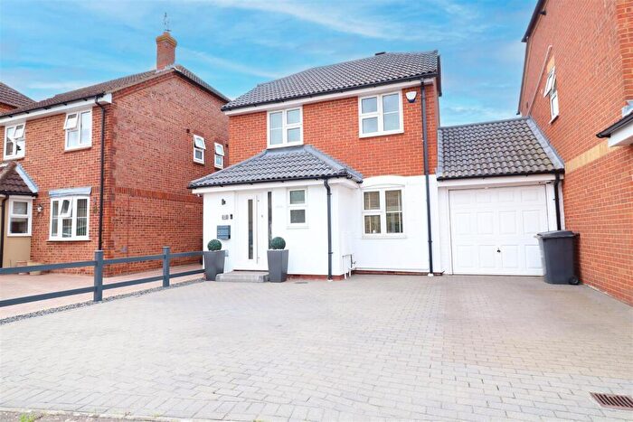 3 Bedroom Detached House For Sale In Holmans, Boreham, Chelmsford, CM3