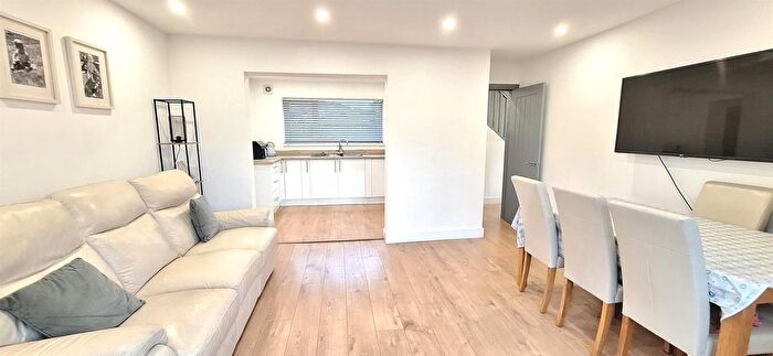 3 Bedroom Semi Detached House For Sale In Glascoed Road, New Inn, Pontypool, NP4