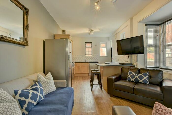 7 Bedroom Terraced House To Rent In Monks Road, Exeter, EX4