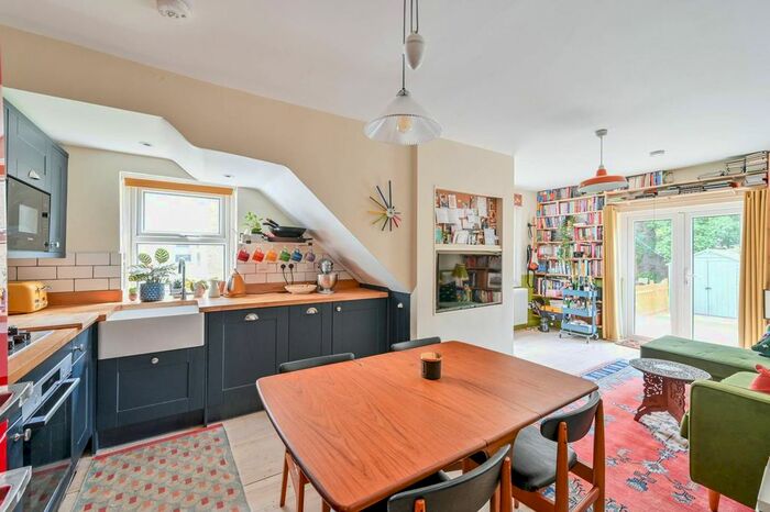 2 Bedroom Maisonette To Rent In Palace Road, Tulse Hill, London, SW2