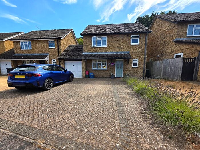 3 Bedroom Detached House For Sale In Petworth Close, Stevenage, SG2