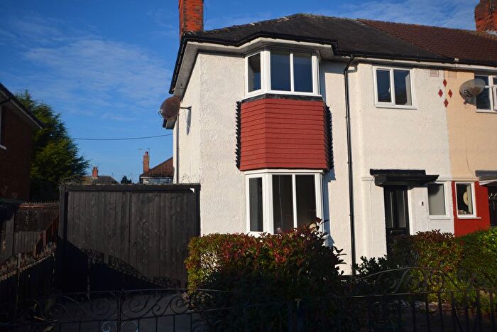 3 Bedroom Semi-Detached House To Rent In Langtoft Grove, Hull, HU6