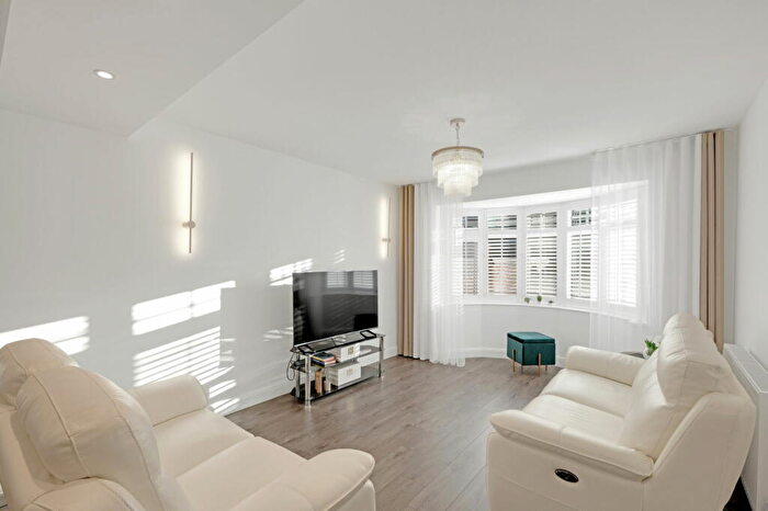 3 Bedroom Detached House For Sale In Wychall Lane, Kings Norton, Birmingham, B38