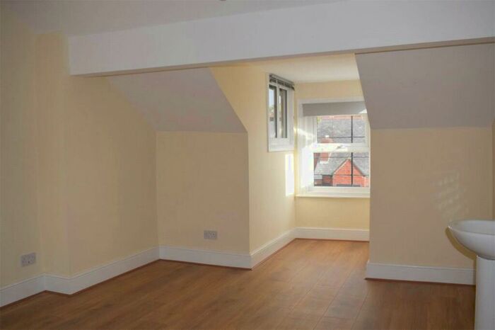 6 Bedroom Terraced House To Rent In Granville Road, Fallowfield, M14