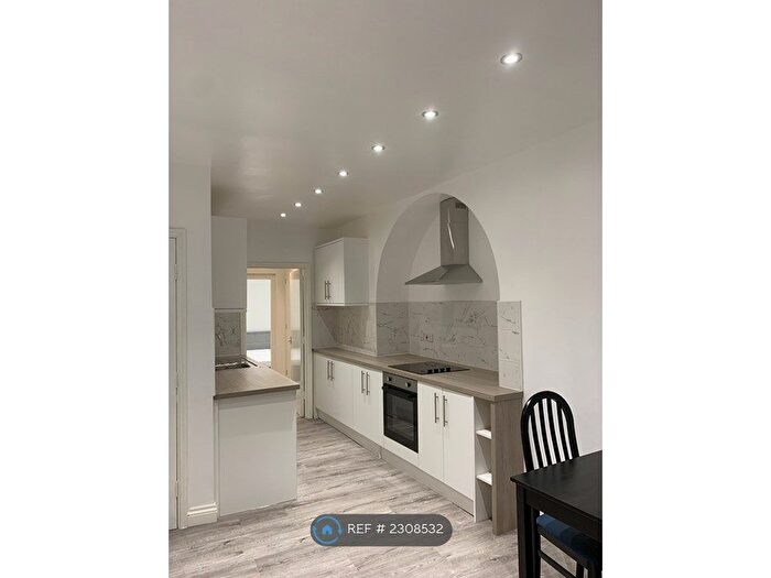 1 Bedroom Flat To Rent In Lower Broughton Road, Manchester, M7