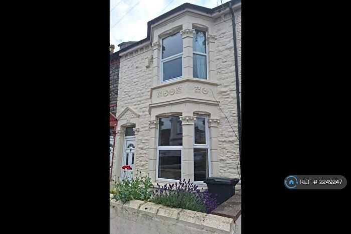 3 Bedroom End Of Terrace House To Rent In Victoria Parade, Bristol, BS5