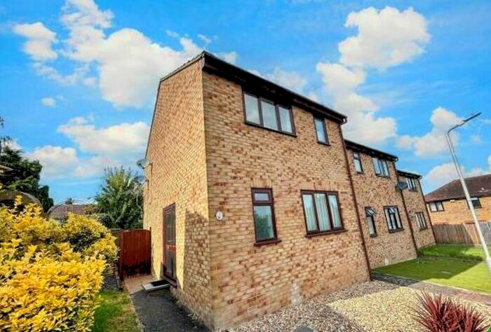 1 Bedroom House To Rent In Cherry Hill Court, Newington, ME9