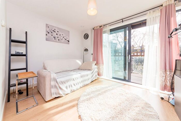 1 Bedroom Flat To Rent In Kennington Road, London, SE11