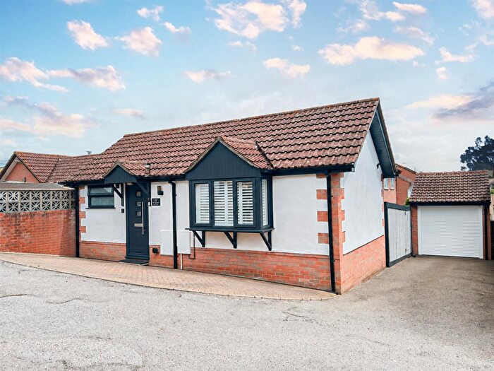 2 Bedroom Detached Bungalow For Sale In Nightingale Drive, Weymouth, DT3