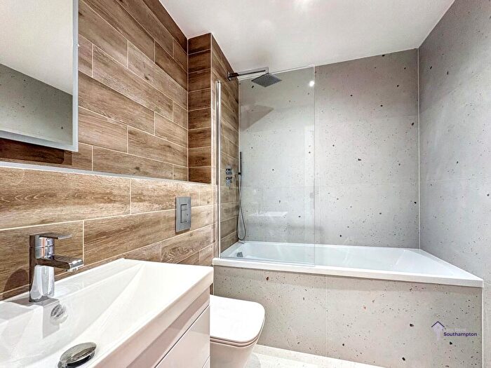 Apartment To Rent In Waterlooville Town Centre, PO7