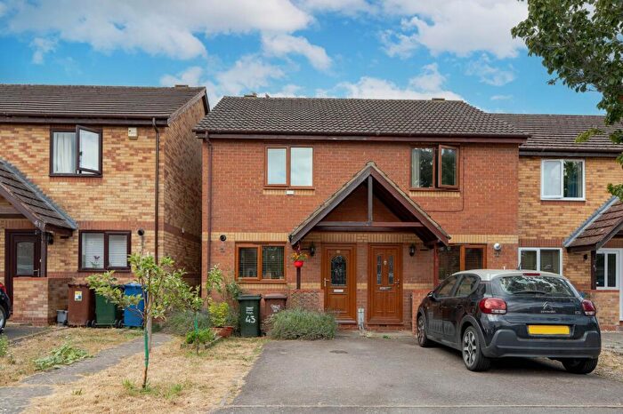 2 Bedroom End Of Terrace House For Sale In Heron Drive, Bicester, OX26