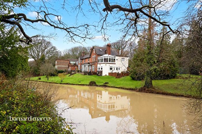 2 Bedroom Flat For Sale In Carlton Road, South Godstone, Godstone, RH9