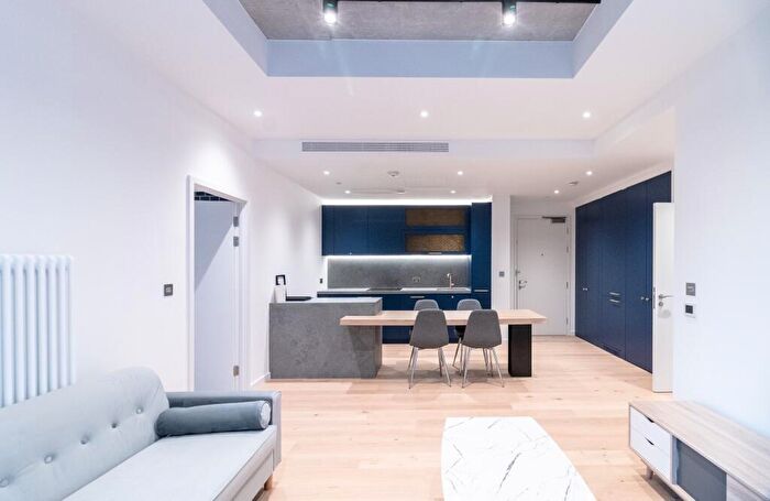 2 Bedroom Apartment To Rent In Flat, Rendel House, Goodluck Hope Walk, London, E14