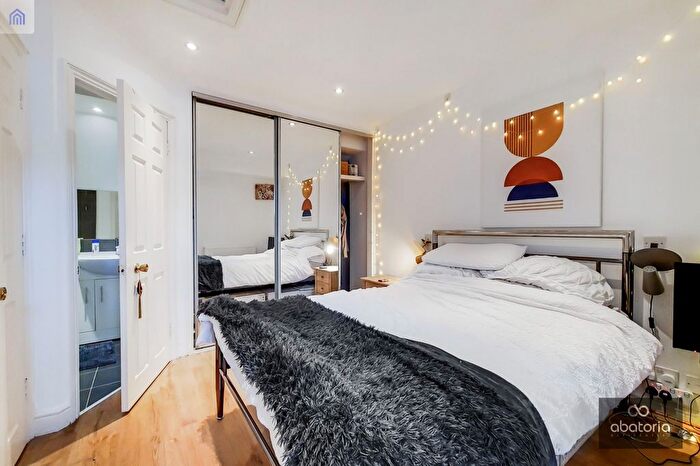 2 Bedroom Flat To Rent In Bridewell Place, London, E1W