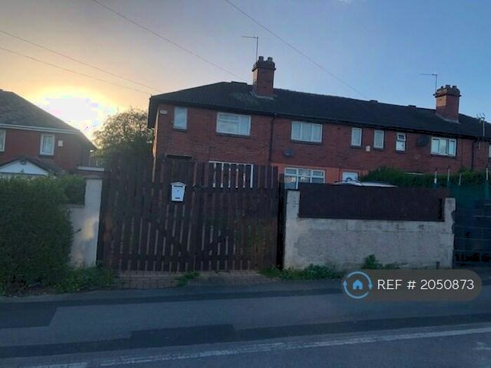 3 Bedroom End Of Terrace House To Rent In Lupton Avenue, Leeds, LS9