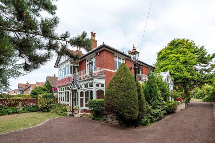 4 Bedroom Detached House For Sale In Uphill Road North, Weston-Super-Mare, BS23