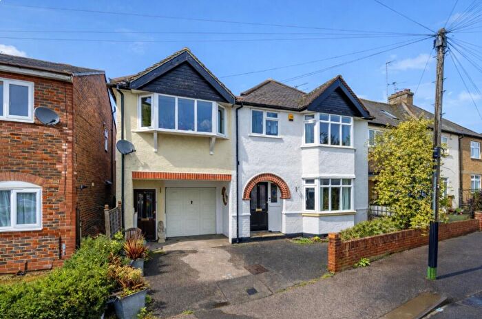 4 Bedroom Semi-Detached House For Sale In Guildford Road, St. Albans, Hertfordshire, AL1