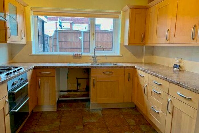 4 Bedroom End Of Terrace House To Rent In Belmont Close, Nottingham, NG9