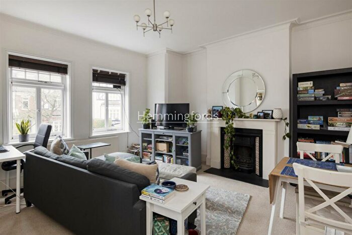 2 Bedroom Apartment To Rent In Onslow Gardens, Muswell Hill, N10