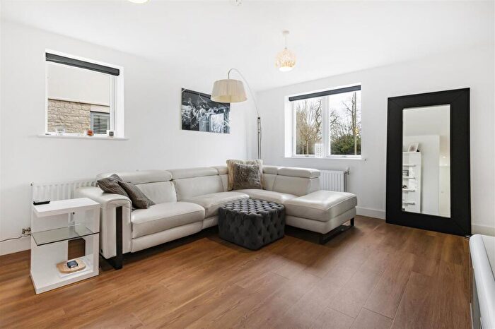 5 Bedroom Detached House For Sale In Haricot Vale Road, Bicester, OX27