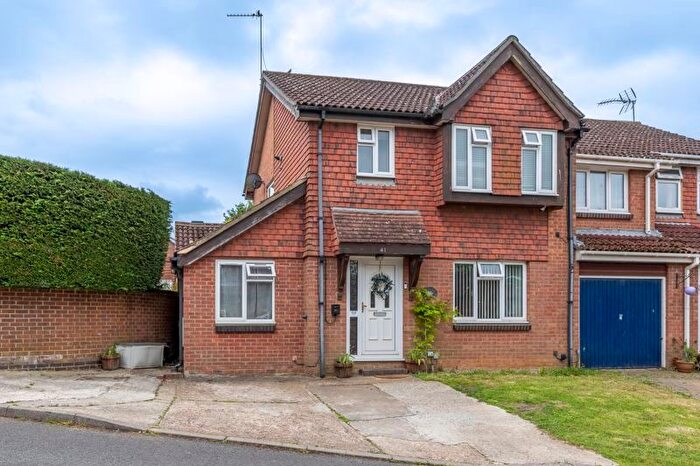 4 Bedroom Semi-Detached House For Sale In Forge Rise, Uckfield, TN22