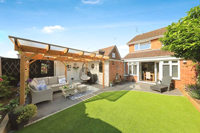 3 Bedroom Semi-Detached House For Sale In Silver Birch Drive, Kidderminster, Worcestershire, DY10