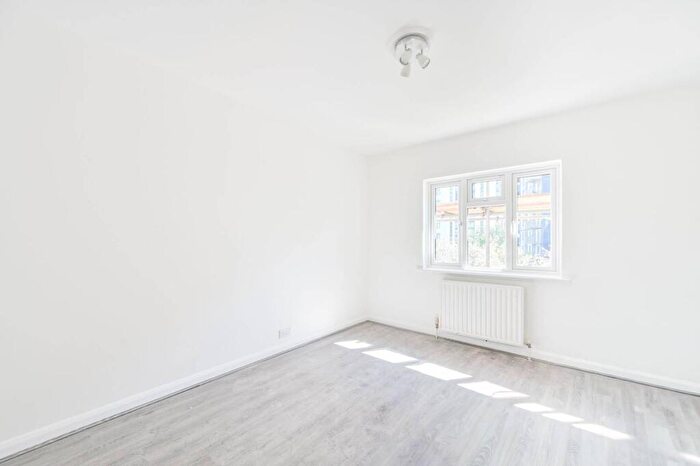 2 Bedroom Flat To Rent In Empire Way, Wembley Park, Wembley, HA9
