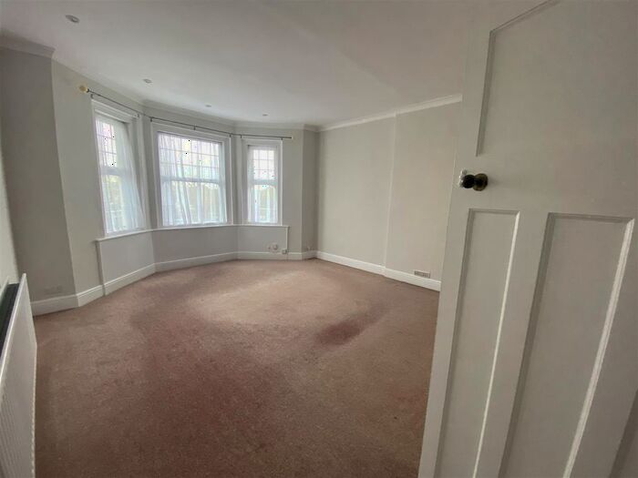 2 Bedroom Flat To Rent In Westhill Road, Torquay, TQ1