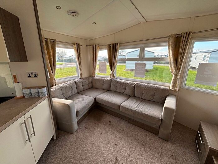 2 Bedroom Park Home For Sale In St. Johns Road, Whitstable, CT5