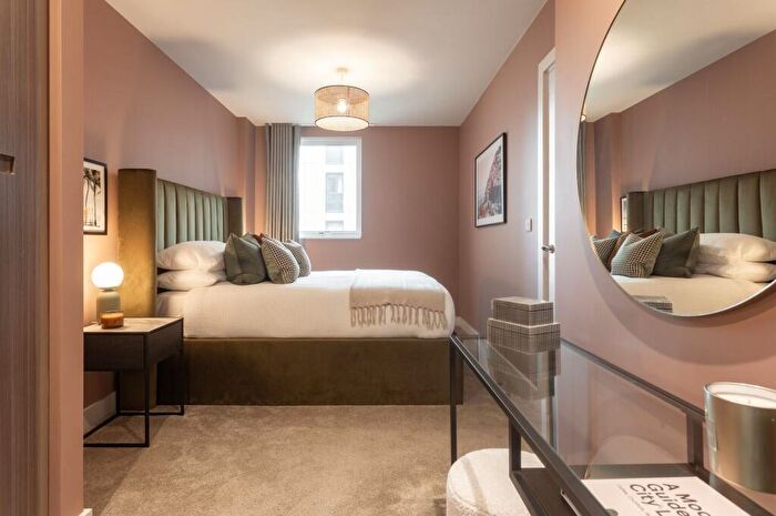 2 Bedroom Flat To Rent In New York Square, Soyo, Quarry Hill, Leeds, West Yorkshire, LS2