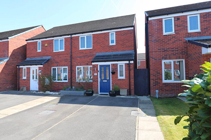 3 Bedroom Semi-Detached House For Sale In Halls Close, Radcliffe, Manchester, M26