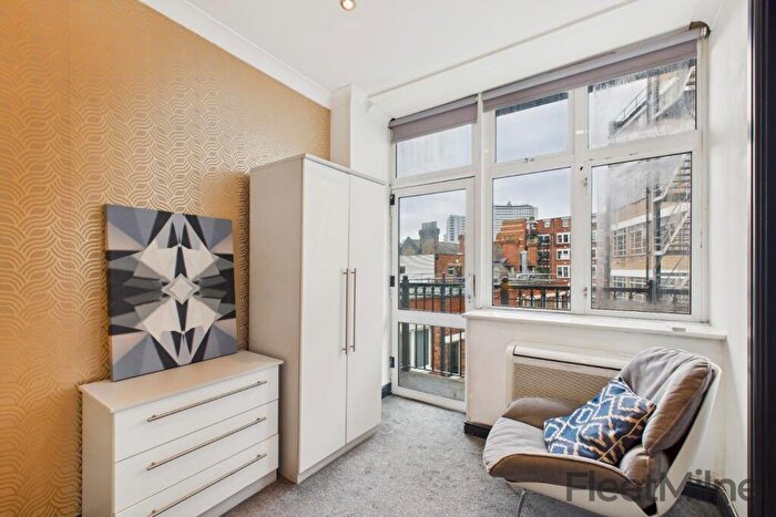 1 Bedroom Apartment To Rent In Burne Jones House, - Bennetts Hill, B2