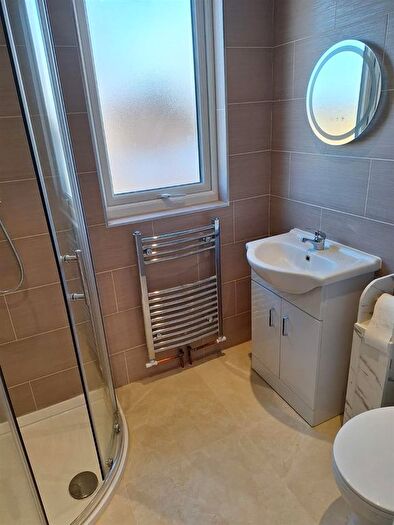 5 Bedroom Property To Rent In Windsor Crescent, Northampton, NN5