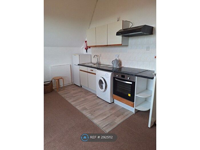 1 Bedroom Flat To Rent In Blackmore House, Malvern Wells, WR14