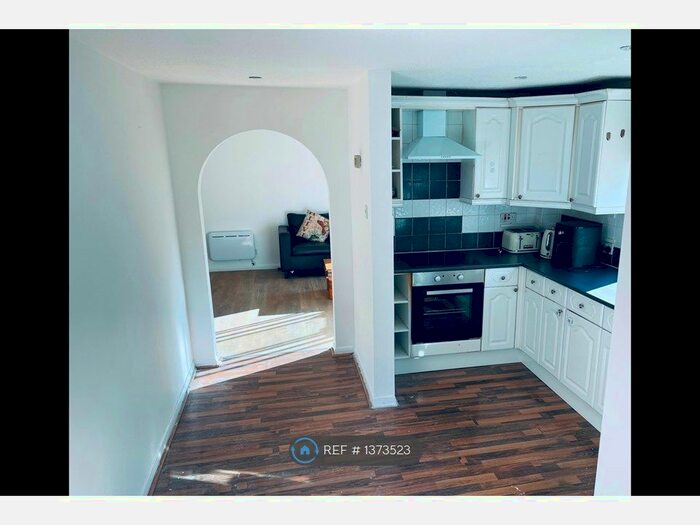 2 Bedroom Flat To Rent In Cranston Close, Hounslow, TW3