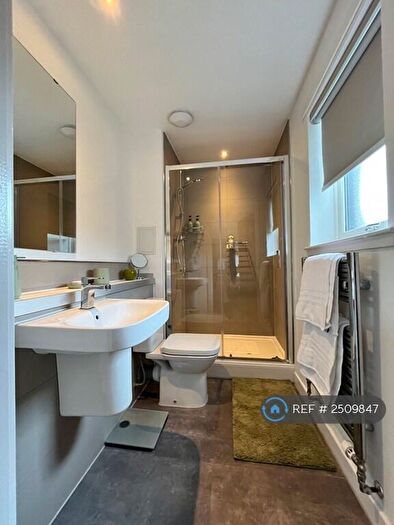 2 Bedroom Flat To Rent In Shrubhill Walk, Edinburgh, EH7