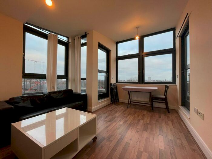 3 Bedroom Apartment To Rent In Rickman Drive, Birmingham, B15