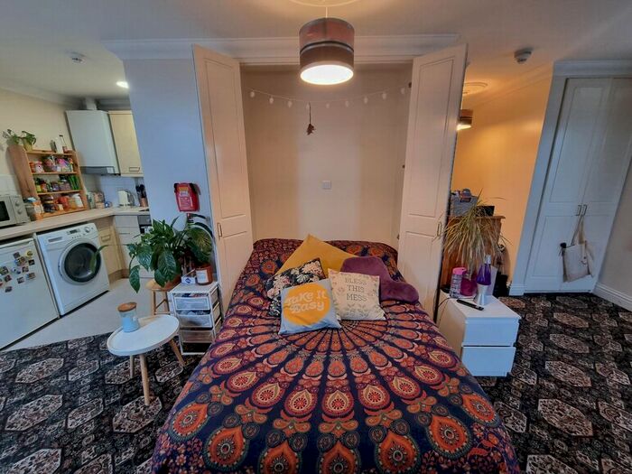 Studio To Rent In Hale Lane, Mill Hill, NW7
