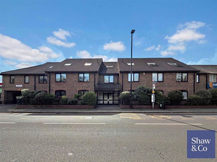 1 Bedroom Flat For Sale In Park House, Staines Road, TW14