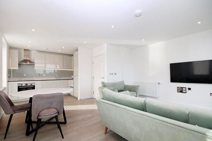 2 Bedroom Flat To Rent In Brewers Square, Dartford, DA1