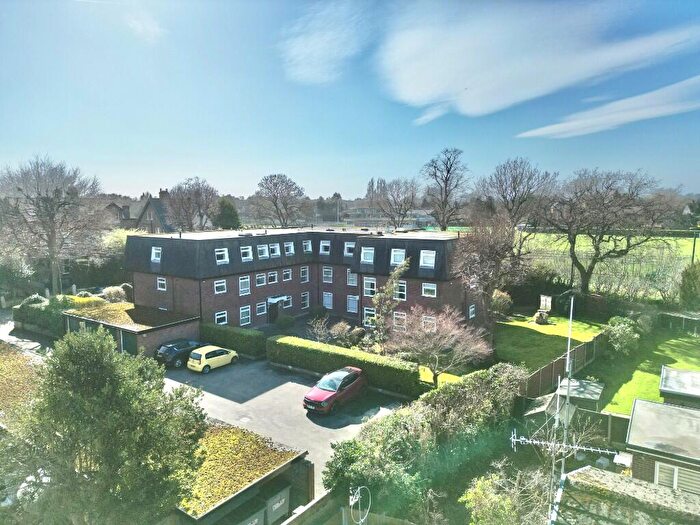 2 Bedroom Apartment For Sale In Beaufort Avenue, Sale, Greater Manchester, M33