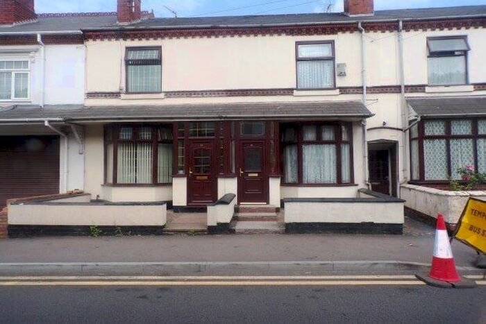 4 Bedroom Property To Rent In Caldmore Road, Walsall, WS1